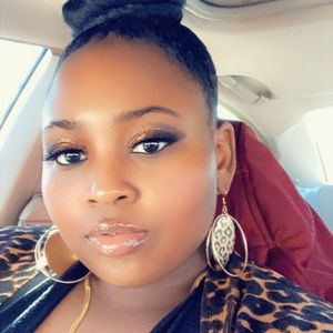 Meet your Posher, Latandra